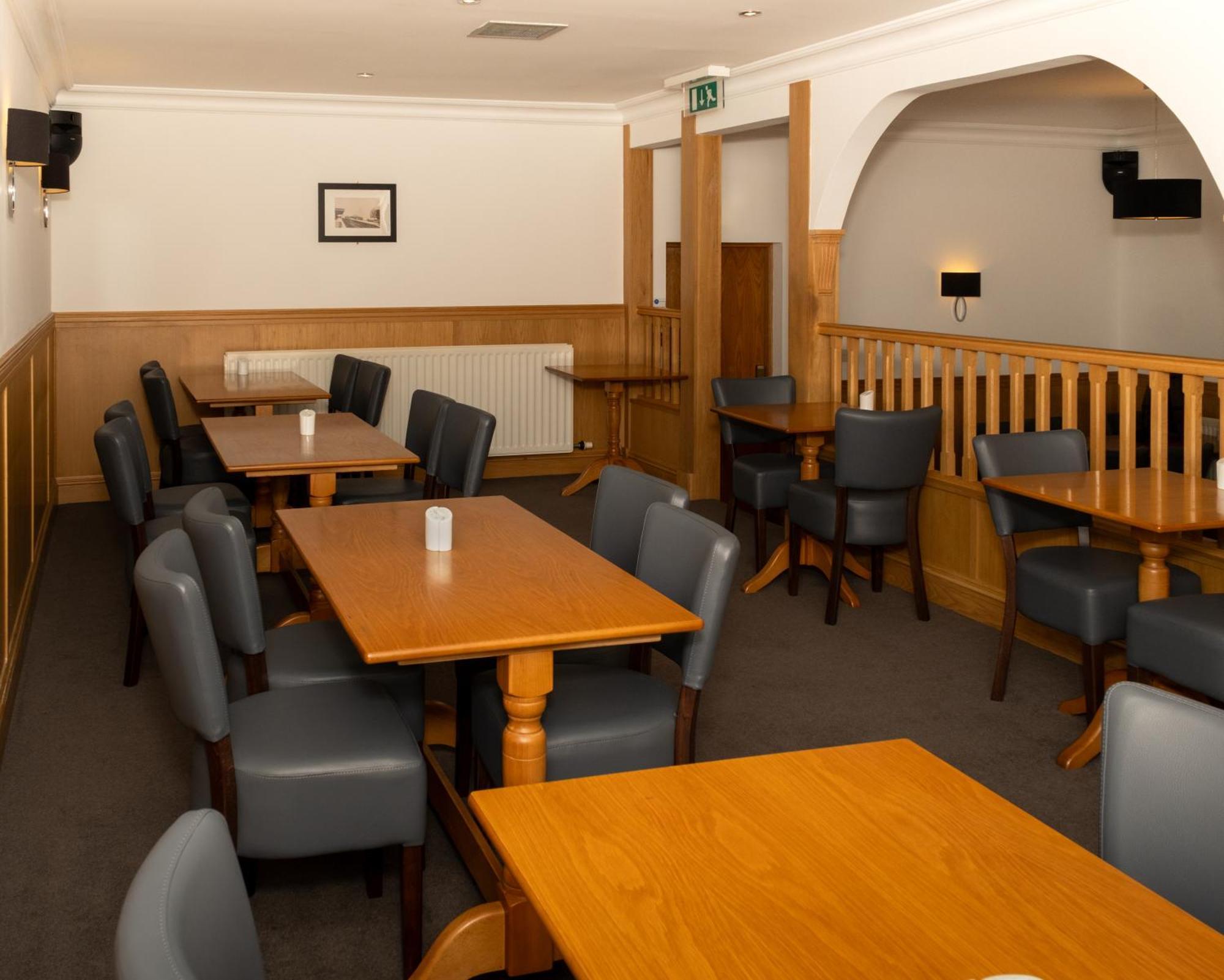 Station Hotel Ellon Esterno foto