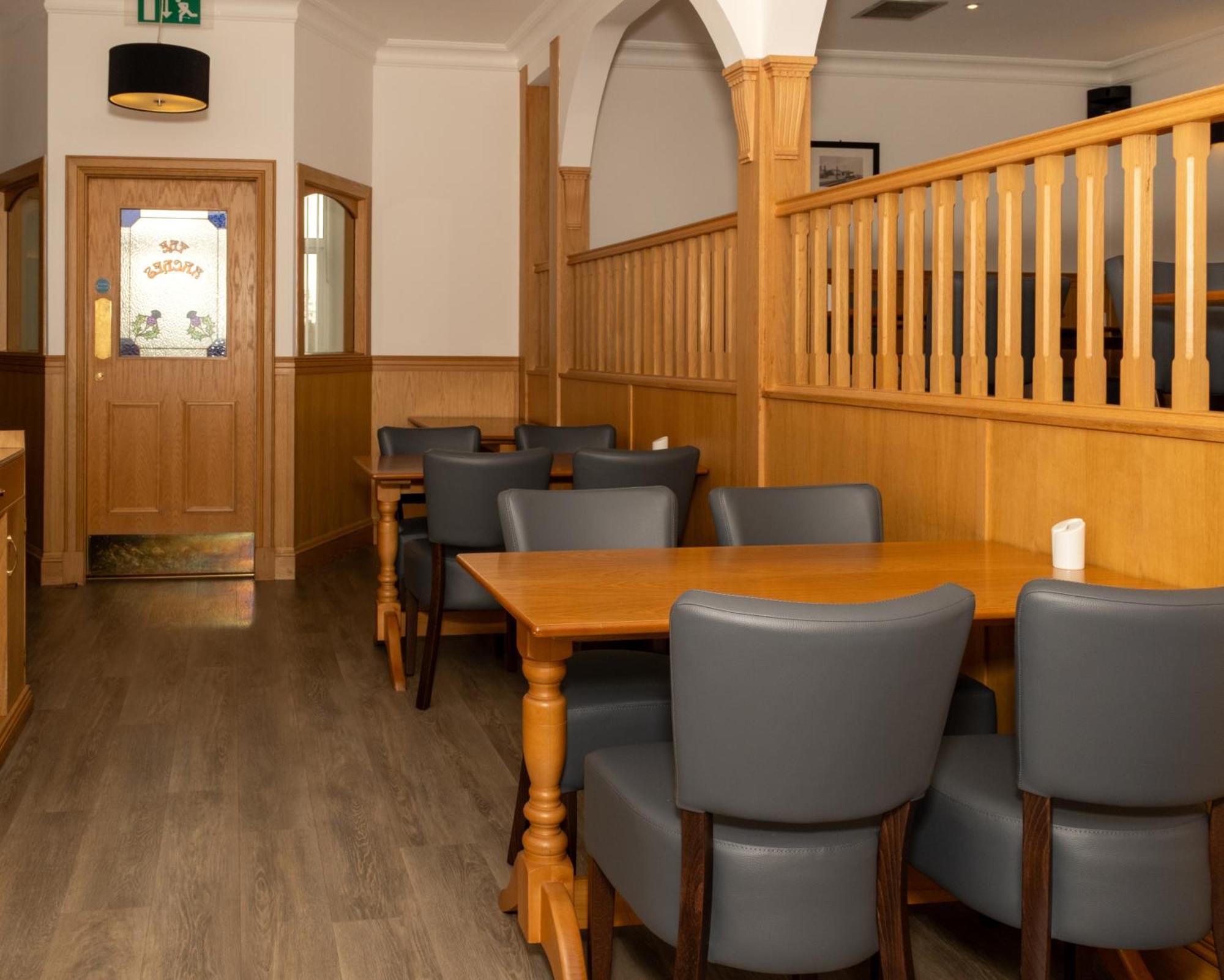 Station Hotel Ellon Esterno foto