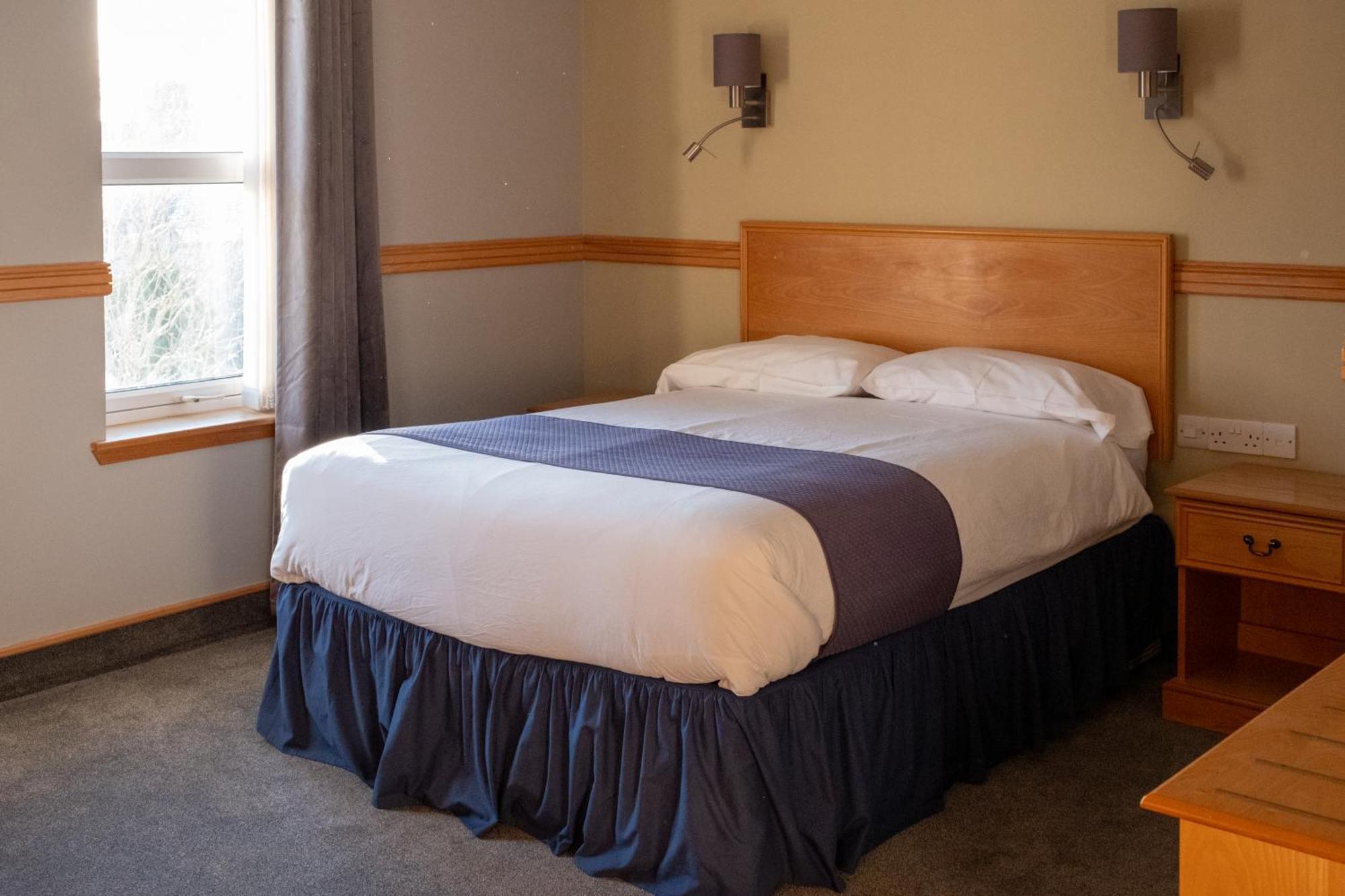 Station Hotel Ellon Esterno foto