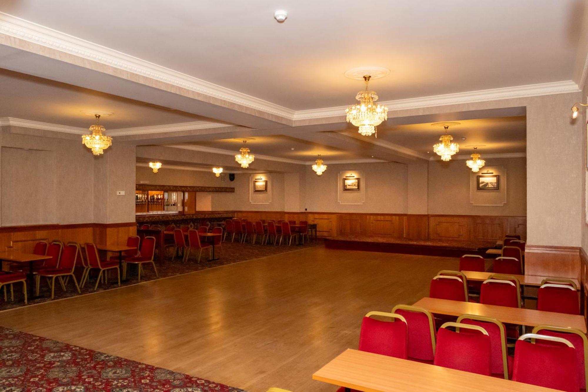 Station Hotel Ellon Esterno foto