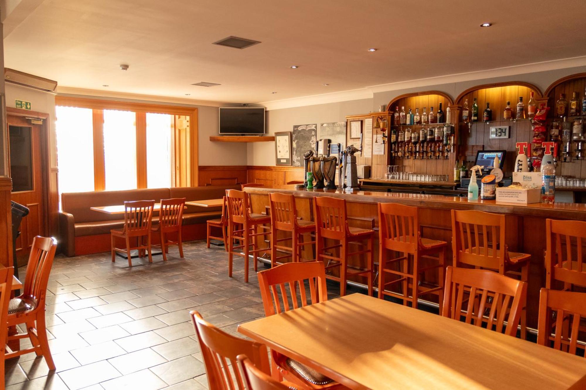 Station Hotel Ellon Esterno foto
