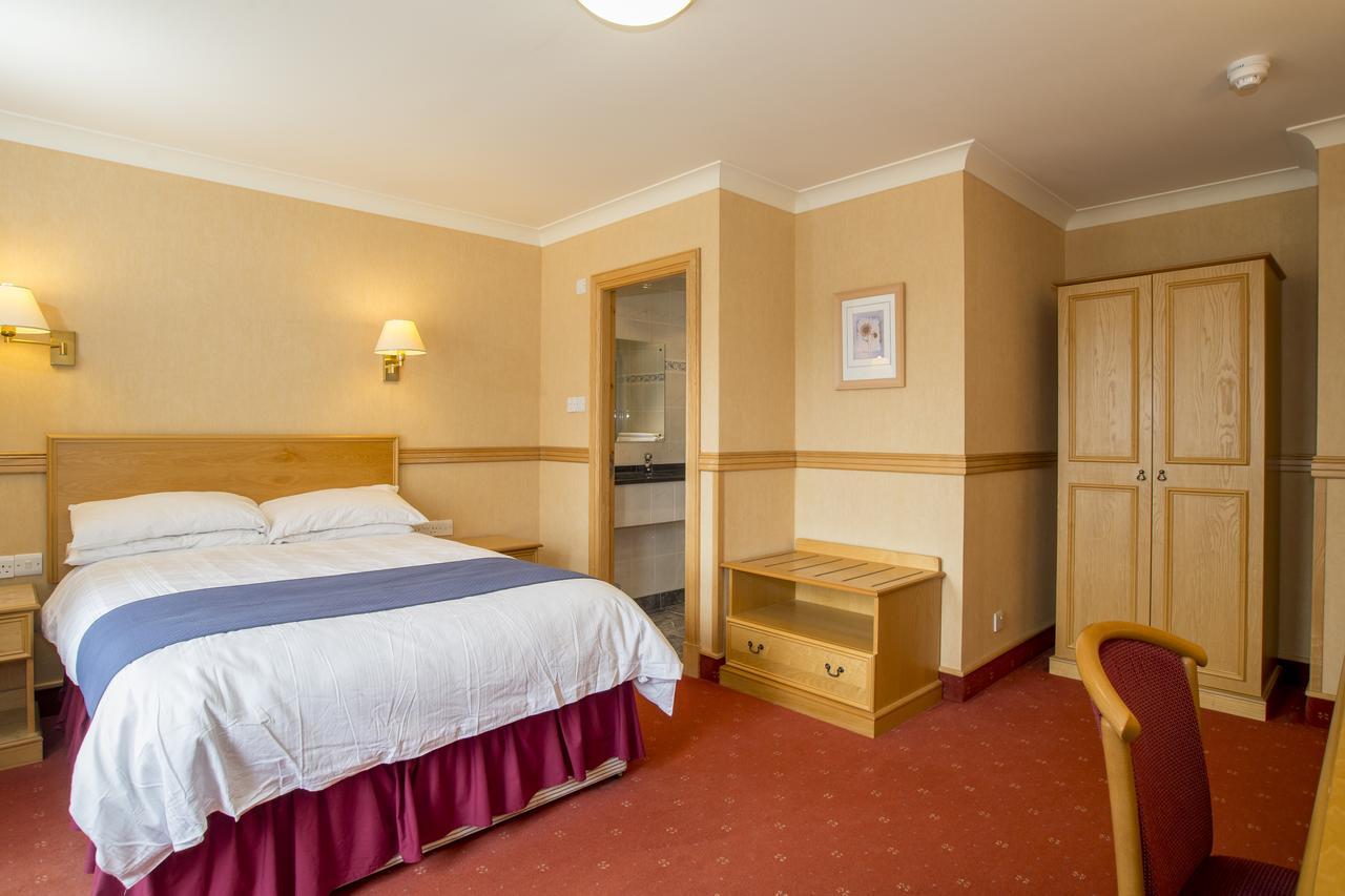 Station Hotel Ellon Esterno foto